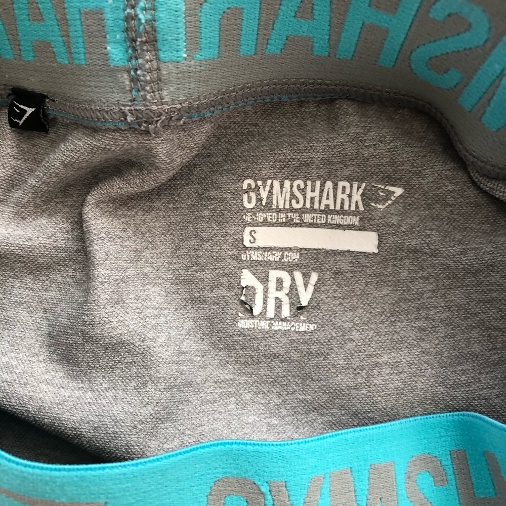 Gym shark leggings